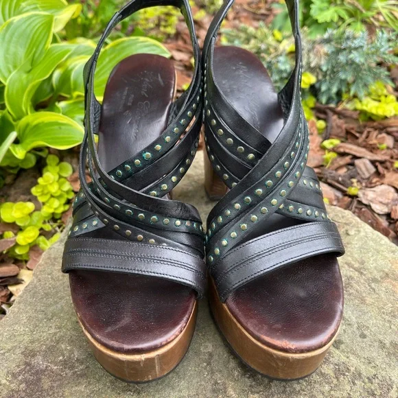 Robert Clergerie Wood Platform Leather Heels - Picture 2 of 10